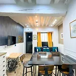 32 Atelier Paris Fashion