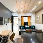 32 Atelier Paris Fashion