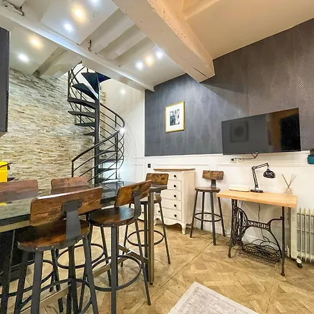 32 Atelier Fashion Apartment