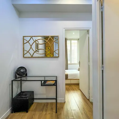 Apartment 32 Atelier Fashion Paris