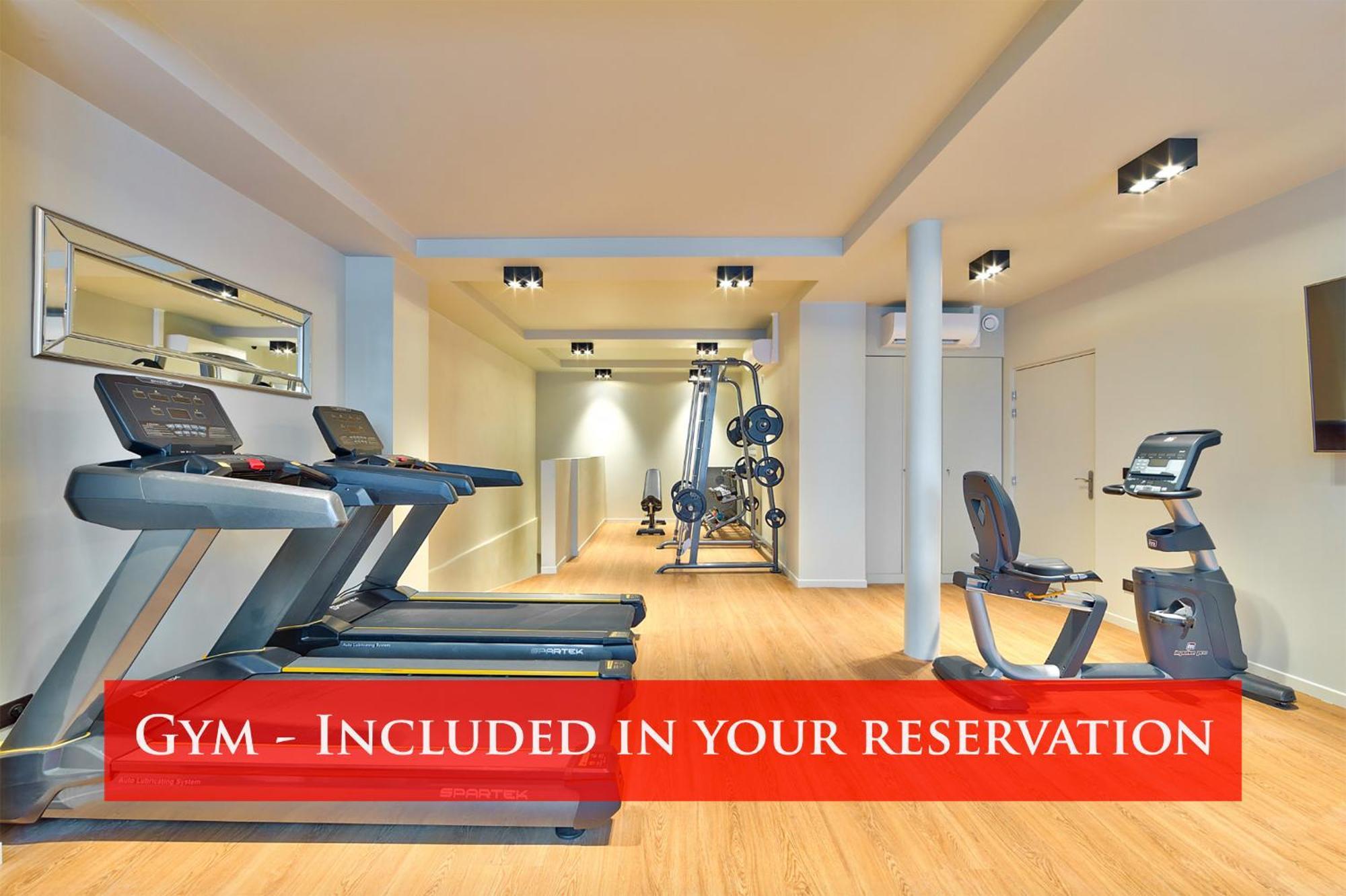 Apartment 32 Atelier Fashion