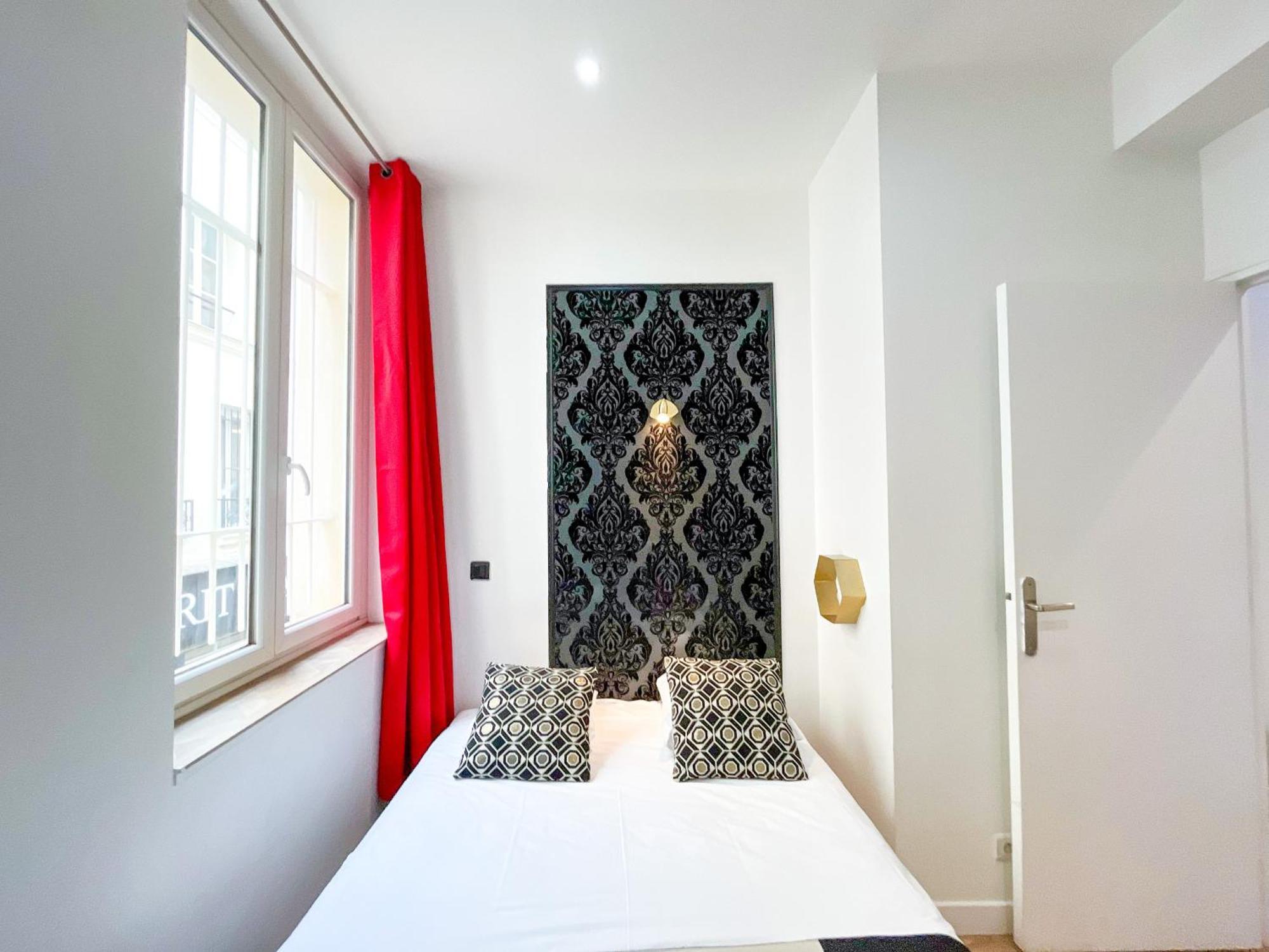 Apartment 32 Atelier Fashion Paris