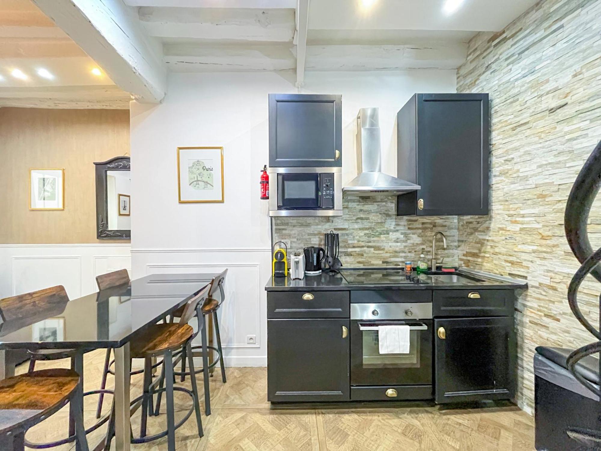 32 Atelier Fashion *