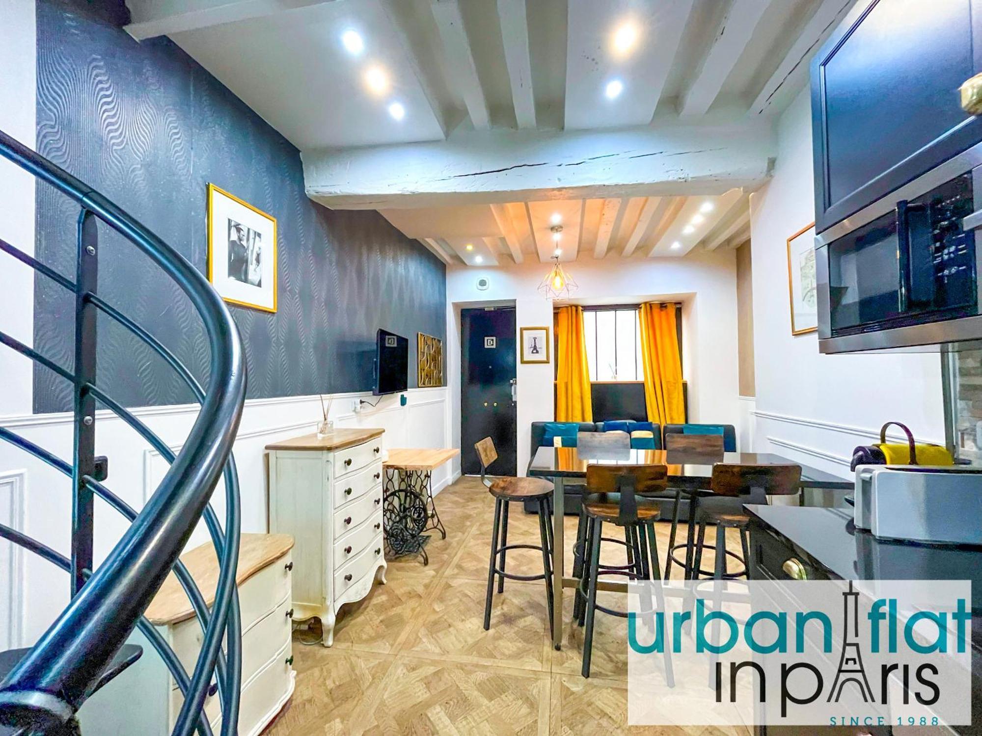 32 Atelier Fashion * Paris