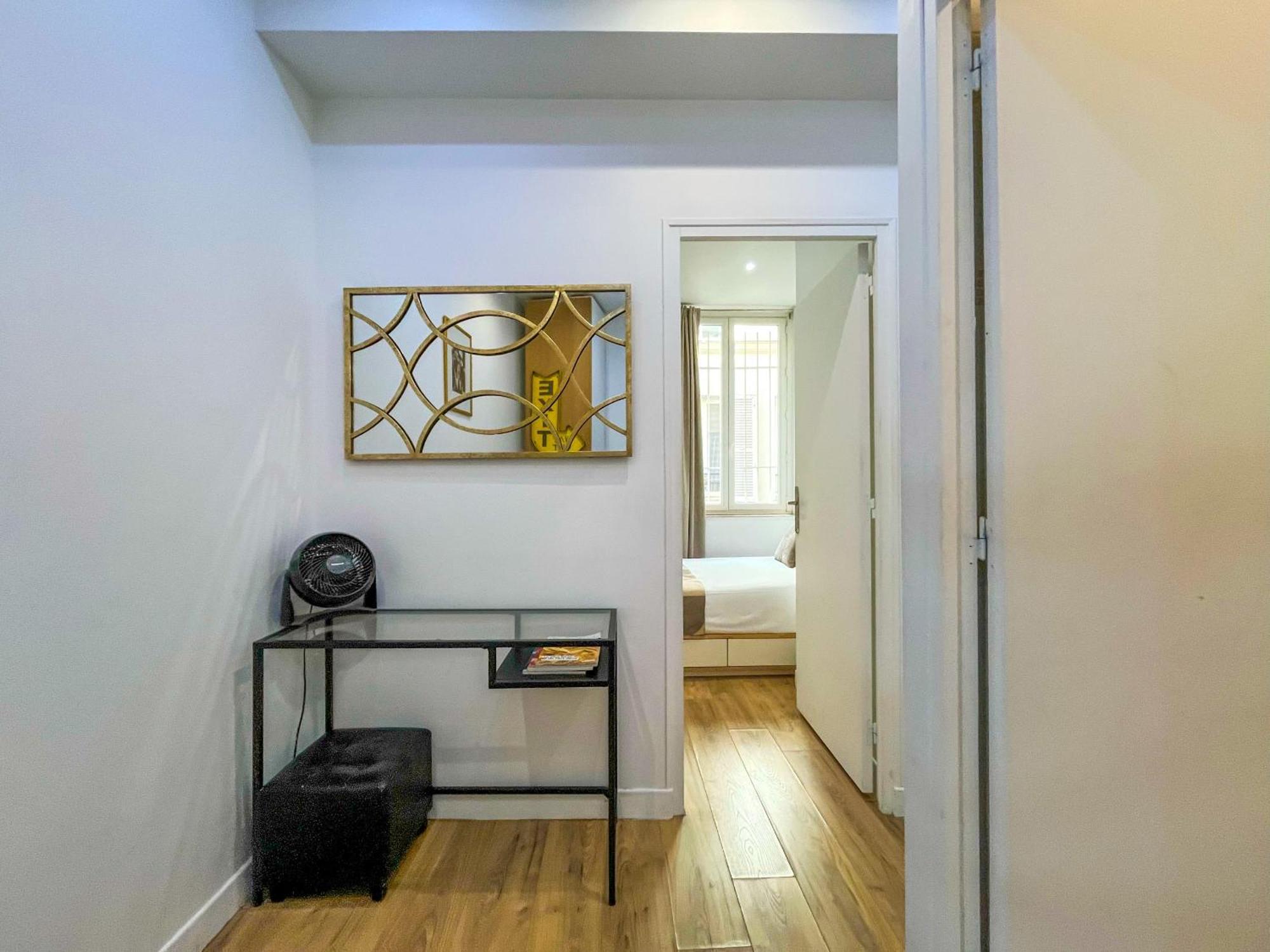 Apartment 32 Atelier Fashion Paris